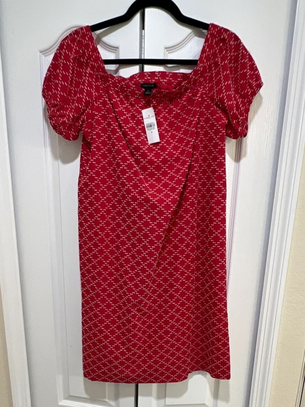 Ann Taylor Red Puff-Sleeve Square-Neck Shift Dress with White Geometric Print